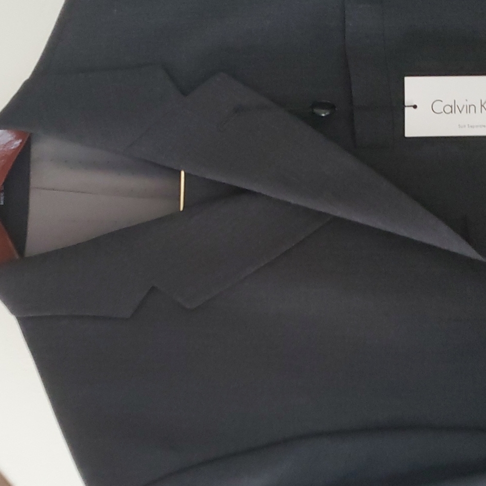 New Calvin Klein 100% Wool Men's Suit